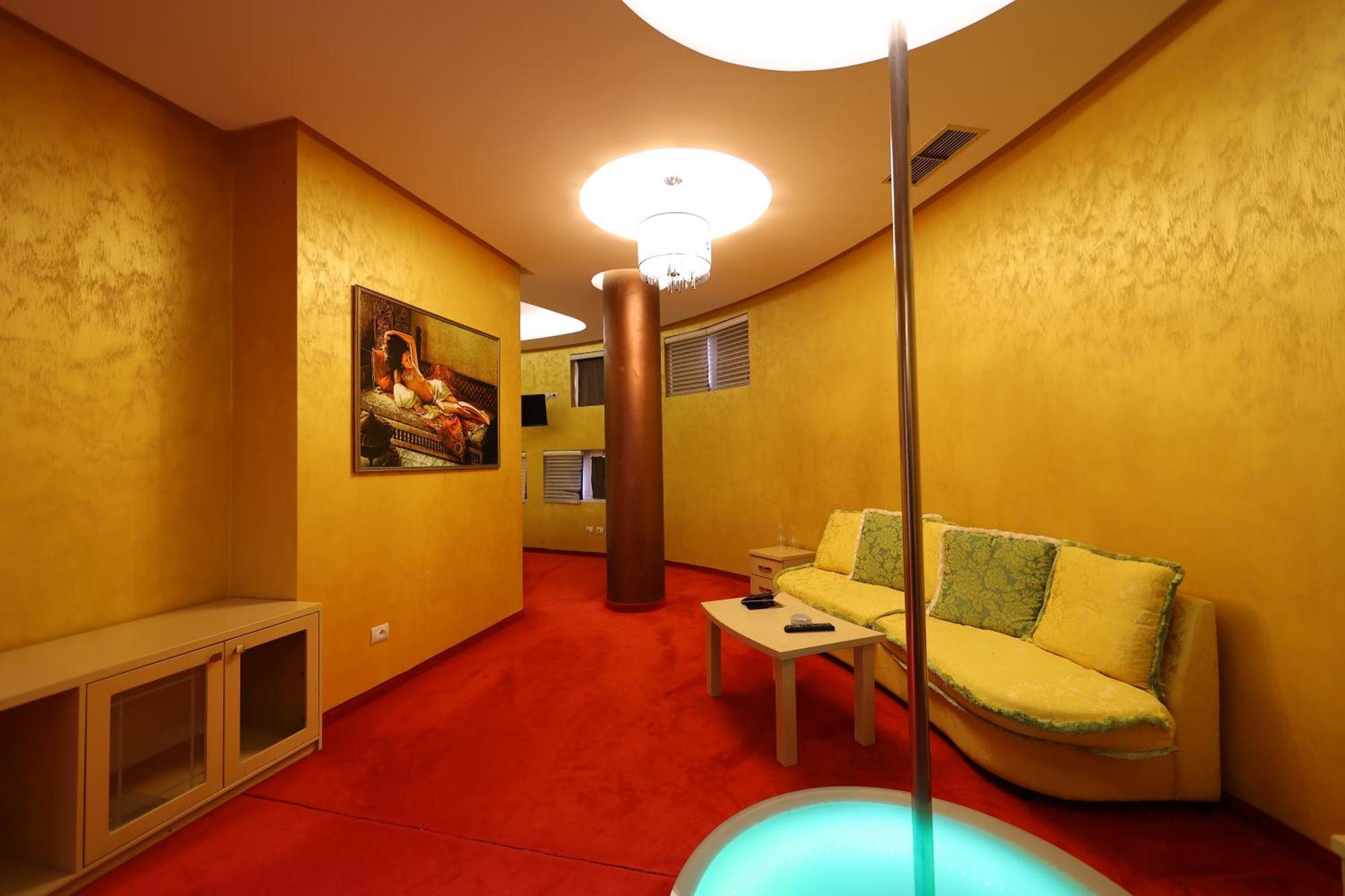 Hotel Gjuta Farke e Madhe Екстериор снимка