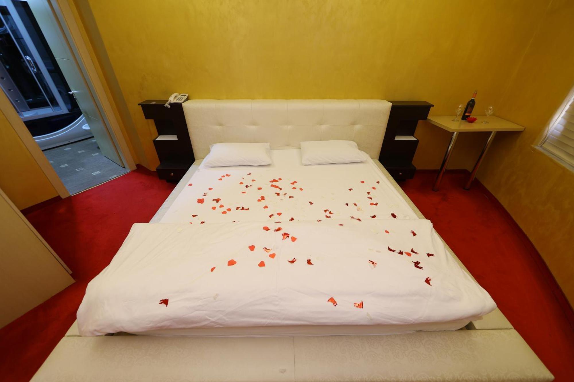 Hotel Gjuta Farke e Madhe Екстериор снимка
